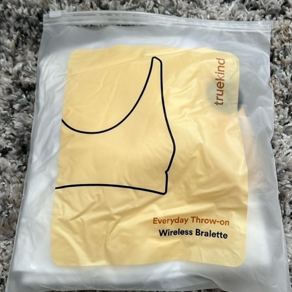Truekind every day wireless bralette white new 4XL